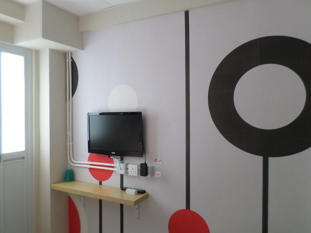 Sunrise Royal - Boutique Hostel Цзюлун Экстерьер фото