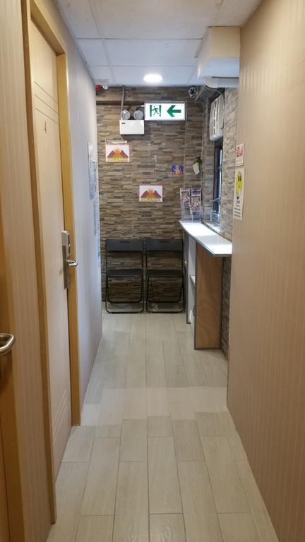 Sunrise Royal - Boutique Hostel Цзюлун Экстерьер фото